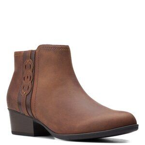 CLARKS  Adreena Lilac bootie sz 8.5